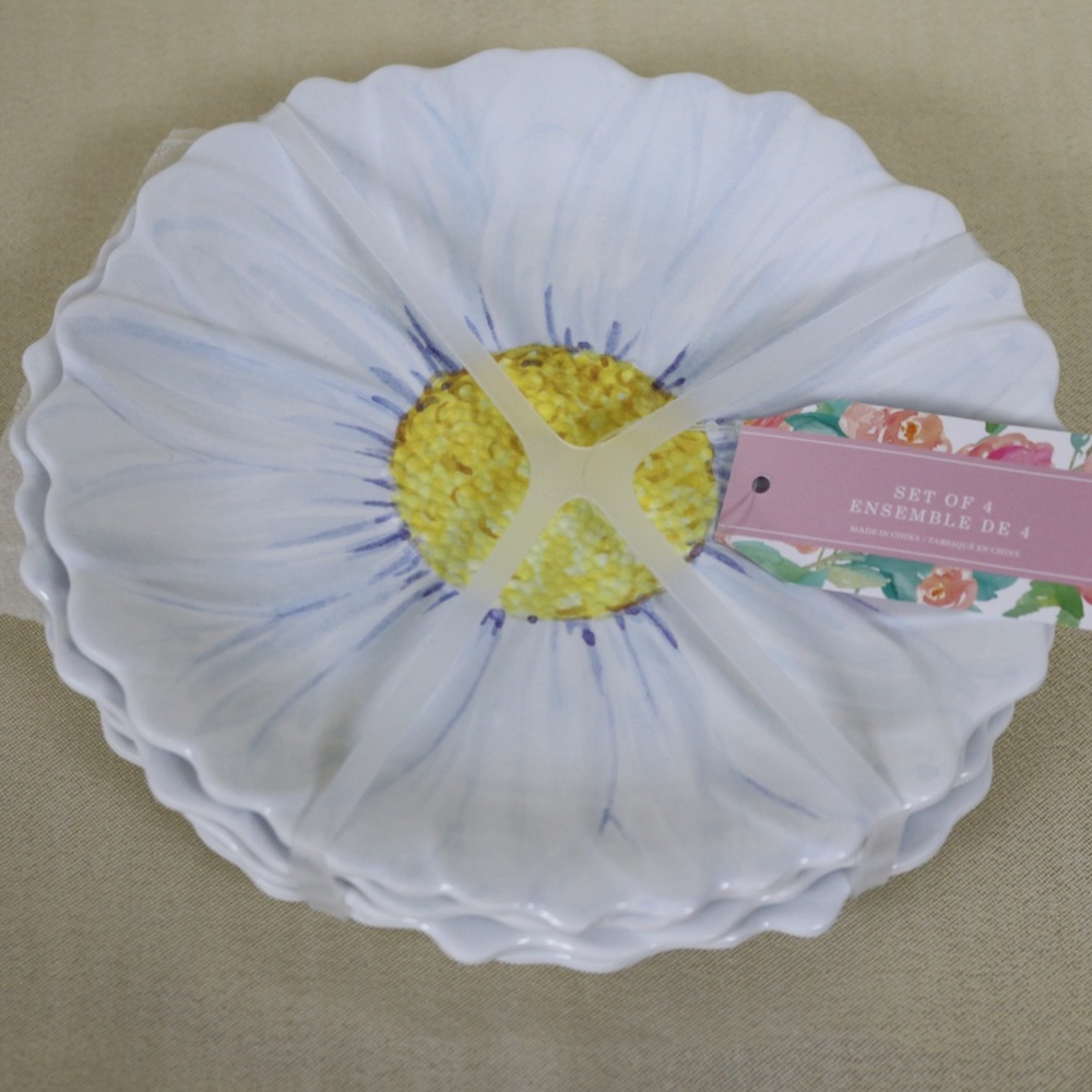 SPRING GATHERINGS FLOWER SHAPED APPETIZER DESSERT MELAMINE PLATES SET OF 4 -NEW